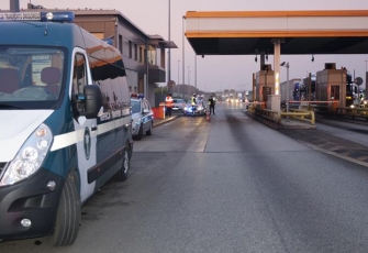A2 – skontrolowano 400 pojazdów - wspólna akcja Policji, ITD, Straży Granicznej, KAS, Sanepidu i IOŚ 5