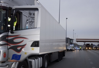 A2 – skontrolowano 400 pojazdów - wspólna akcja Policji, ITD, Straży Granicznej, KAS, Sanepidu i IOŚ 9