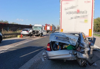 Niemcy – kierowca polskiego dostawczaka z ciężkimi obrażeniami po karambolu na A7 5