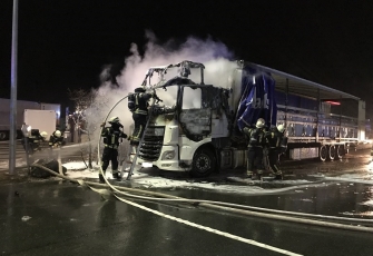 Niemcy – Kierowca z Polski znajdował się kabinie gdy wybuchł pożar – z poparzeniami trafił do szpitala 8