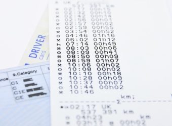 Niemcy – Policja – wykryto manipulacje na tachografie. Kierowca musiał zapłacić 15.000 euro zabezpieczenia.