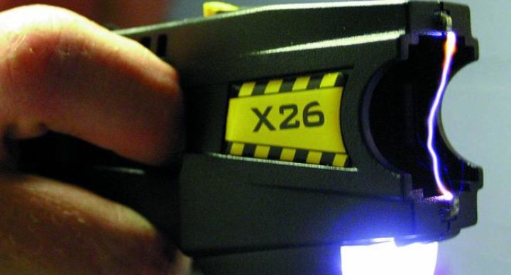 Taser paralizator transport kabina