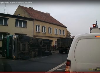 Wypadek Ujście przewrocona Cieżarówka