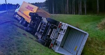 Przerwócona naczepa a24
