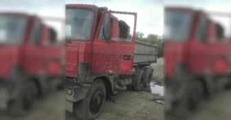 Wpadł pod koła własnej ciężarówki FB