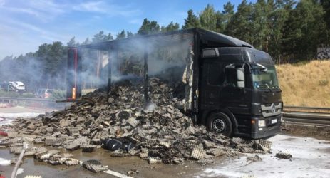 A2 Niemcy - spłonęła polska ciężarówka z wytłaczankami
