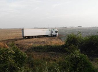 Niemcy A2 - polska ciężarówka wyjechała w pole
