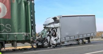 Niemcy – tragiczne w skutkach najechanie na polską naczepę na A3