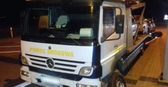 Pomoc drogowa bez koła, odpoczynku na autostradzie i dokumentu CMR