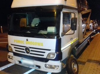 Pomoc drogowa bez koła, odpoczynku na autostradzie i dokumentu CMR