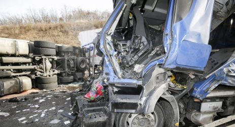 Oburzenie w Niemczech - Śmierć kierowcy ciężarówki w wypadku – Gapie otwierali drzwi karetki by robić zdjęcia 2