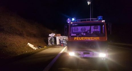 Niemcy – kierowca ciężarówki ciężko ranny po najechaniu na zestaw 39-latka z Polski, który wyjeżdżał w nocy z parkingu f