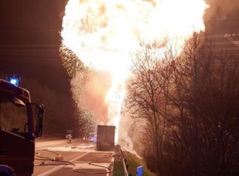 Niemcy – pożar i eksplozja ciężarówki kierowanej przez Polaka, przewożącej farby i opony